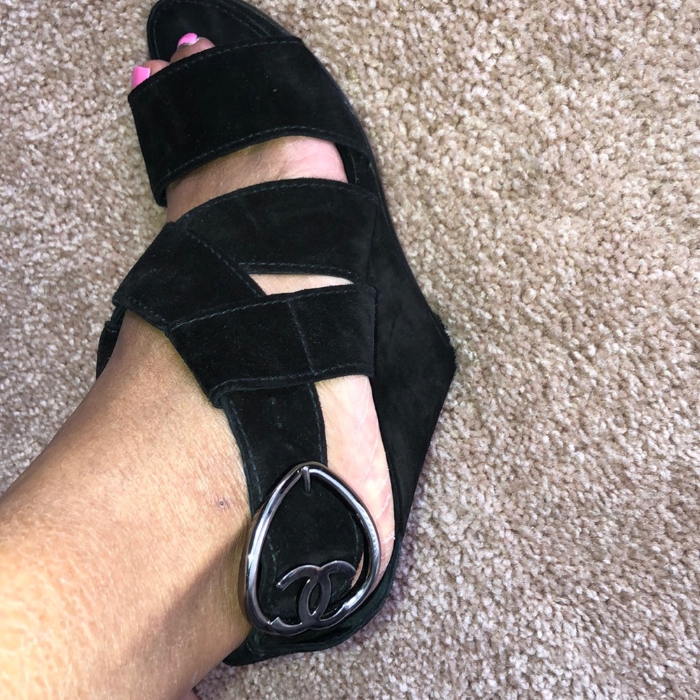 Suede wedge sandal